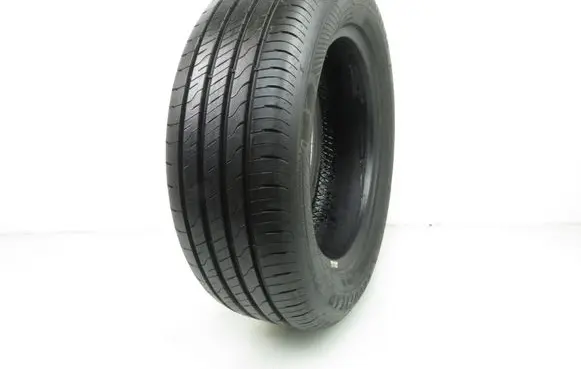 Volkswagen Golf V R16 summer tire 