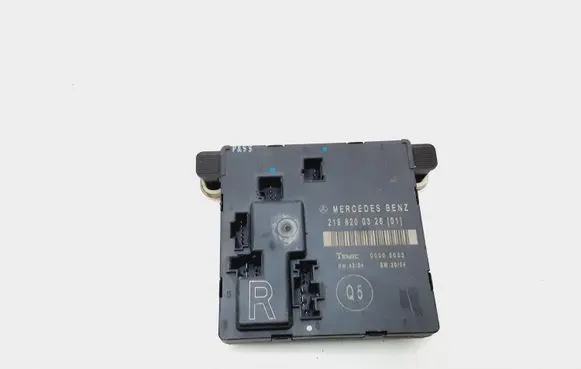 Mercedes-Benz CLS C219 Door control unit/module 2198200326