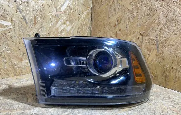 Dodge VAN RAM Headlight/headlamp E22304