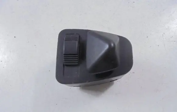 BMW 3 E36 Wing mirror switch 83736929