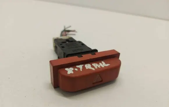 Nissan X-Trail T30 Hazard light switch 06016 10N11S