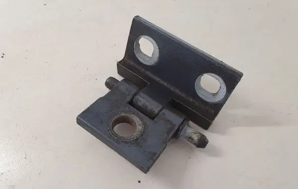 Volvo XC90 Rear door lower hinge