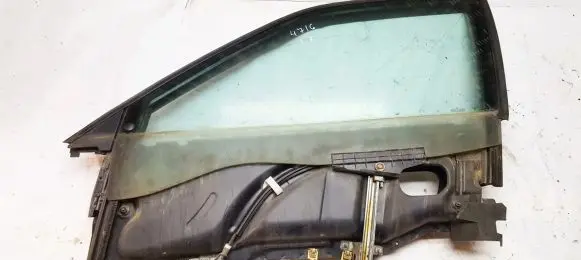 Audi 80 90 B3 Front door window/glass frame 