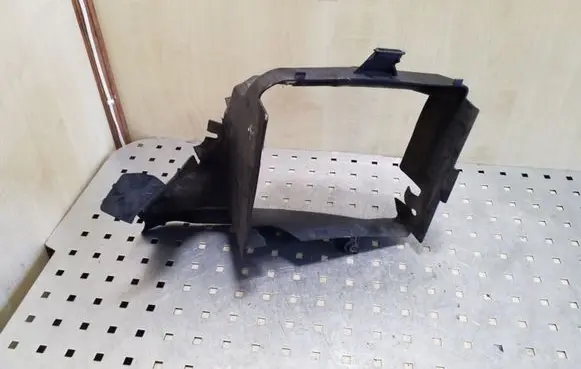 Volkswagen Phaeton Intercooler air channel guide 3D0121468