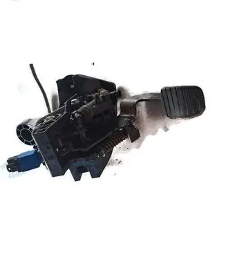 Renault Trafic III (X82) Clutch pedal 465038677R 93868409 0036893