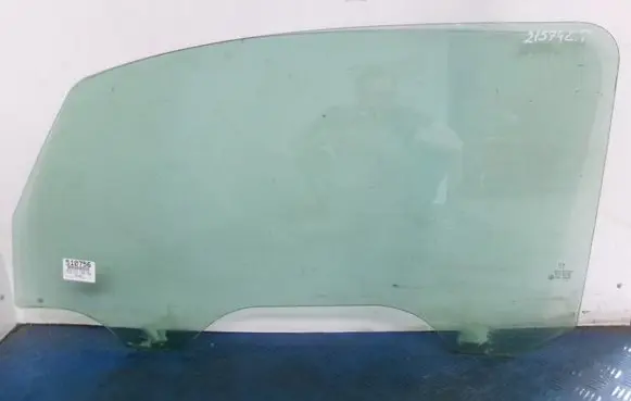 Peugeot 1007 Front door window glass four-door