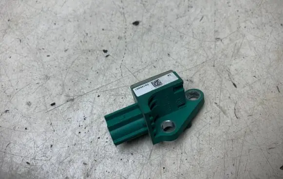 Volkswagen PASSAT B6 Airbag deployment crash/impact sensor 331324