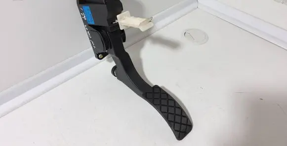 Volkswagen Golf IV Accelerator throttle pedal 1J1723503T 0281002344 191200642YB3