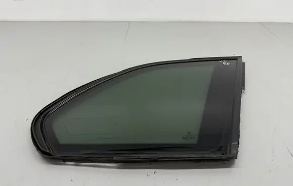 BMW X5 E53 Rear side window 43R00069