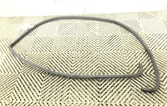 Mercedes-Benz 190 W201 Rubber seal front door (on door) 