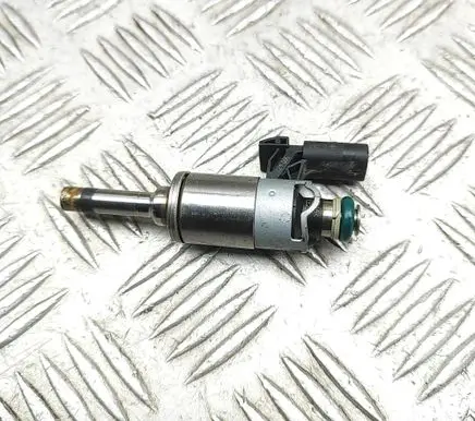 Volkswagen Golf VII Fuel injector 04E906036AF 0261500477