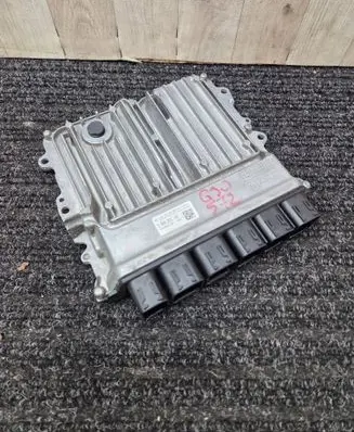 BMW 5 G30 G31 G38 Engine control unit/module 9894915 0261S21763 031818526