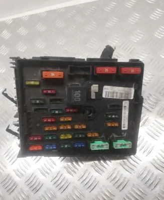 Volkswagen Tiguan Fuse box set 5N0937123