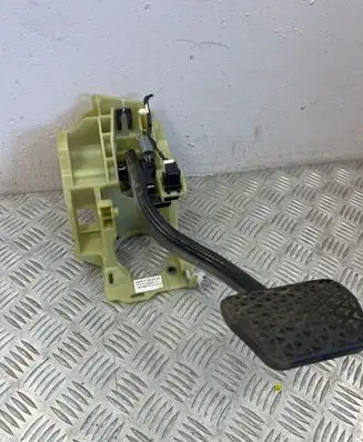 BMW 5 E60 E61 Brake pedal 6769221