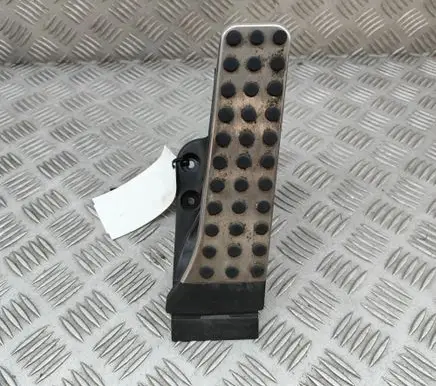 Mercedes-Benz C W205 Accelerator throttle pedal A2053000104