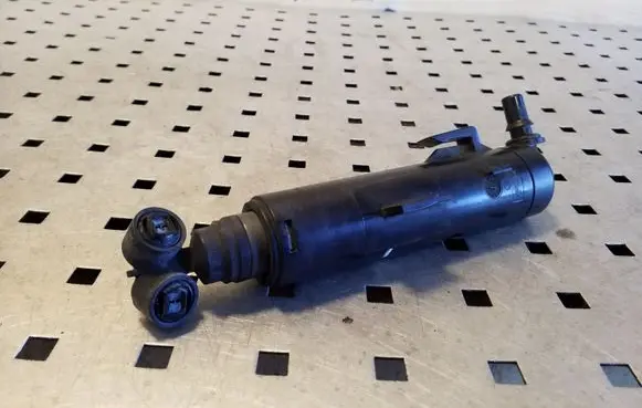 Audi A8 S8 D4 4H Headlight washer spray nozzle 4H0955101B