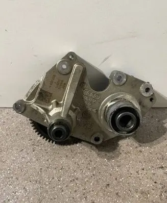 Audi A8 S8 D4 4H Oil pump balance shaft 057109361G