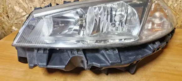 Renault Megane II Headlight/headlamp 8200073220
