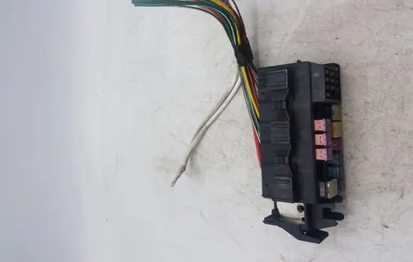 Nissan X-Trail T30 Fuse module 72545078 71545078