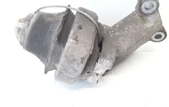 Volvo S60 Engine mount bracket 9485551