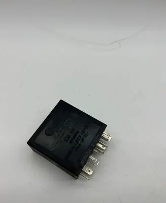 Volkswagen Golf IV Window wiper relay 4B0955531A