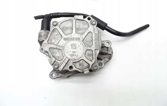 Volkswagen Tiguan Vacuum pump 03L145100F