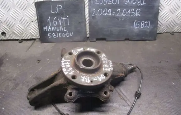 Peugeot 5008 Front wheel hub spindle knuckle