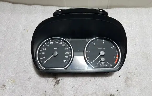 BMW 1 E81 E87 Speedometer (instrument cluster) 1024952