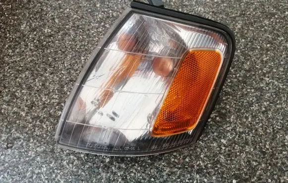 Toyota Avalon XX20 Front indicator light