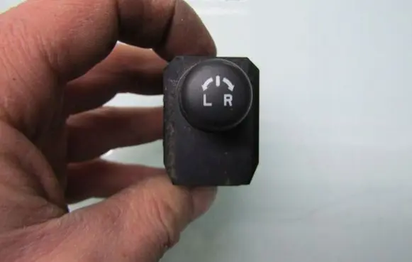 Suzuki Vitara (LY) Mirror switch trim 