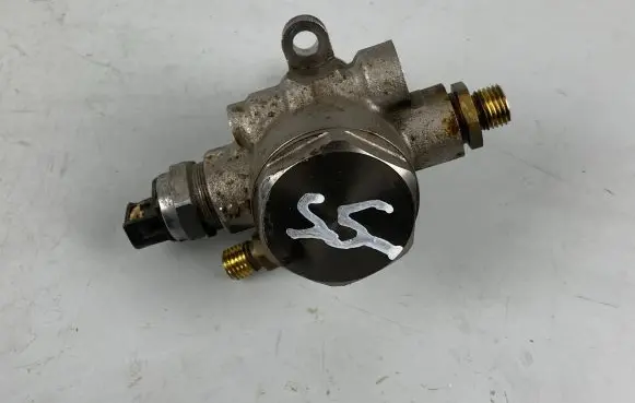 Audi A5 Fuel injection high pressure pump 06M127026H 06M127A01 061017011543