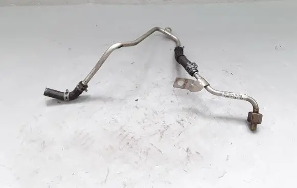 Volkswagen Golf VII Fuel line pipe 04L131582B