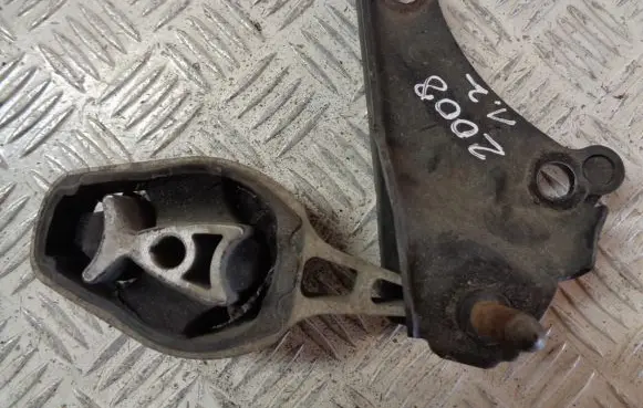 Peugeot 2008 I Gearbox mount 9688824180 9653634080