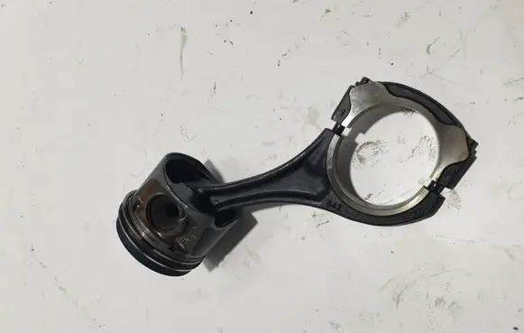 Mercedes-Benz C W204 Piston with connecting rod 0830923