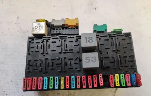 Volkswagen Transporter - Caravelle T4 Fuse box set 357937039
