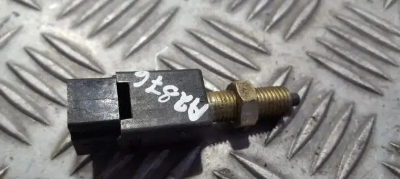 Nissan Sunny Brake pedal sensor switch
