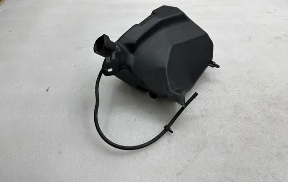 Tesla Model Y Windshield washer fluid reservoir/tank 160794800B