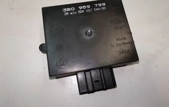 Volkswagen PASSAT B5 Comfort/convenience module 3B0959799