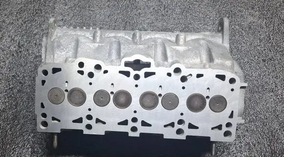 Volkswagen PASSAT B6 Engine head 038103373R