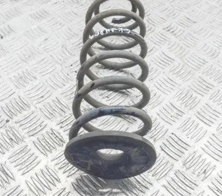 Hyundai Kona I Rear coil spring 55335J9350