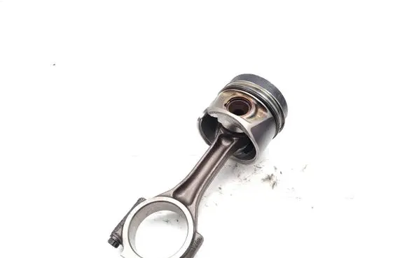 Volkswagen Passat Alltrack Piston with connecting rod CBDC