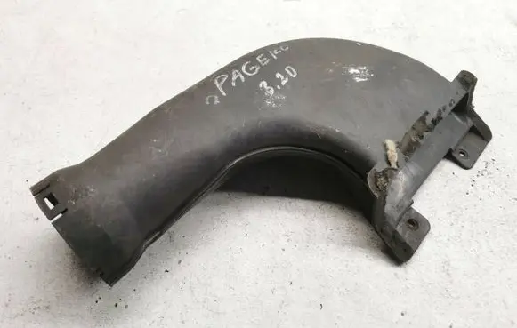 Mitsubishi Pajero Air intake duct part Mr404731