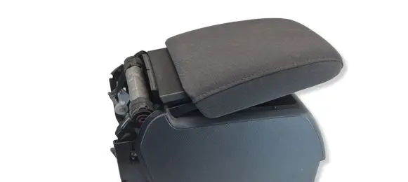 Volkswagen Golf V Armrest 