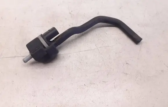 Volkswagen Golf V Valve vacuum 058133517B 2580115A