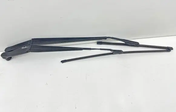 Subaru Outback (BT) Front wiper blade arm