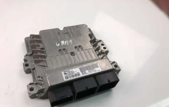 Peugeot 3008 II Engine control unit/module 9800268980