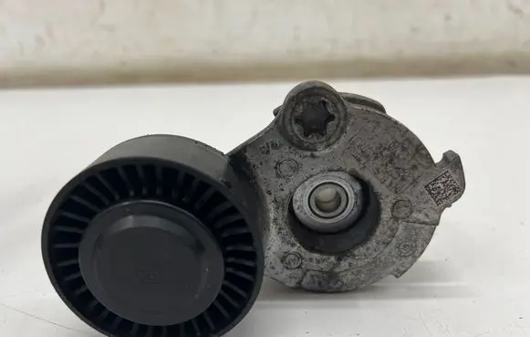 Porsche Macan (95B) Generator/alternator belt tensioner 059903133 059903133J