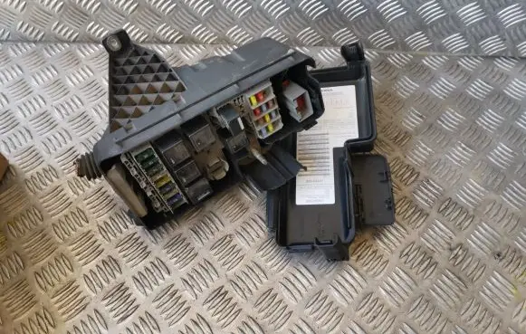 Volvo S60 Fuse module 30728133 30772921 30728134