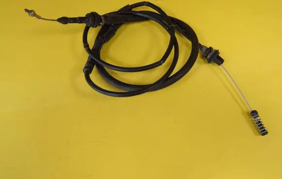 Volkswagen Golf IV Throttle cable 1J1721555N