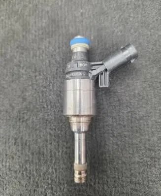 Audi A4 S4 B8 8K Fuel injector 06H906036G 0261500076 06H906036P